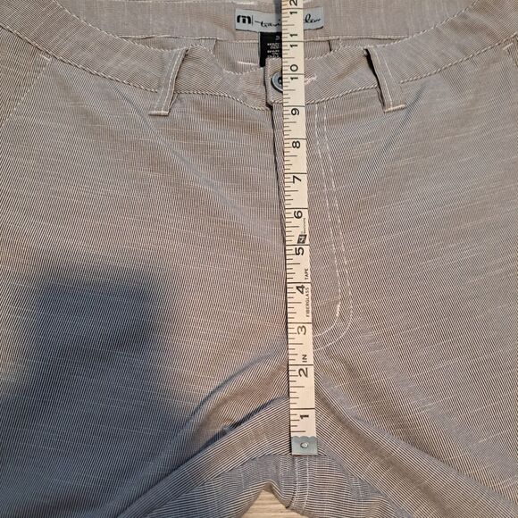 Travis Mathew Mens 32 Gray Performance 10" Inseam Shorts Golf Casual - Picture 8 of 13